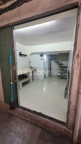 Cho thuê nhà gần chợ Ngọc Hà, 4 tầng, 2 phòng ngủ, 2,8 triệu/tháng