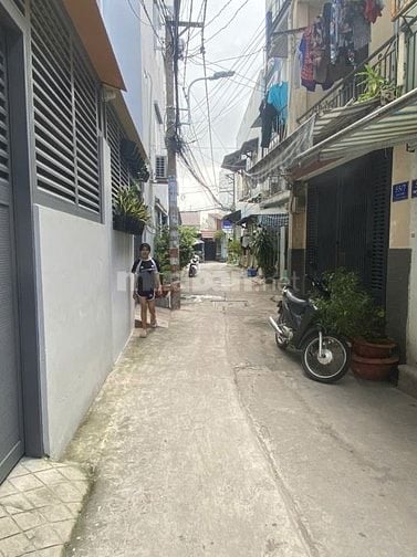Cho thuê nhà hẻm xe hơi Đoàn Giỏi, sát ST AEON Tân Phú, 3x7.5m