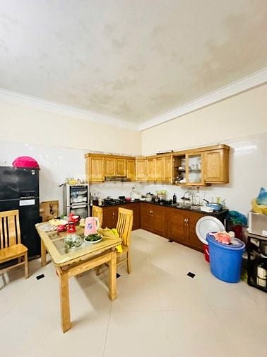Bán nhà mặt phố Hồng Tiến 150m2, MT 8m, có vỉa hè. 40 tỷ