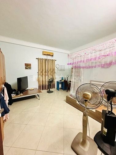 Bán nhà mặt phố Hồng Tiến 150m2, MT 8m, có vỉa hè. 40 tỷ