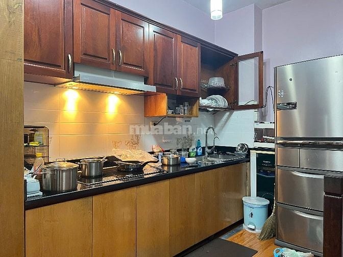 Chính chủ bán nhà mặt phố ,tiện Kinh doanh , giá đẹp hợp lí rất hiếm