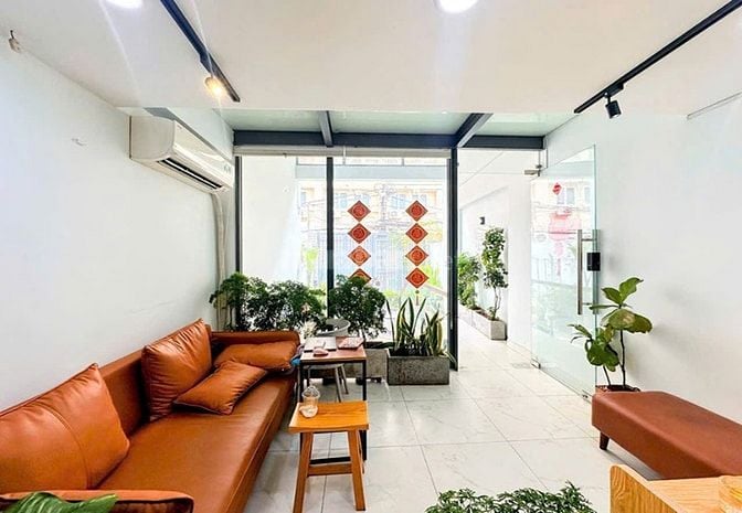 Bán tòa nhà CHDV 1 hầm 6 lầu có thang máy sát Q1 sát MT Lê Văn Duyệt