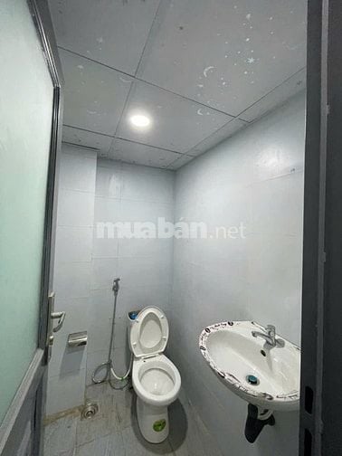 Cho thuê văn phòng, nhà ở kết hợp làm kho