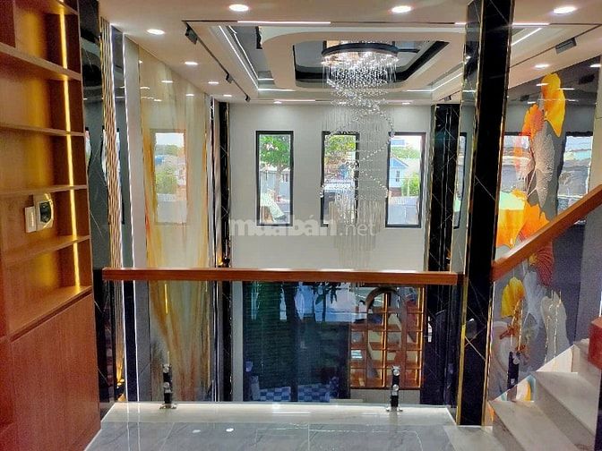 Nhà đẹp có công viên nhỏ - Đường tô ngọc vân giáp đại học văn hiến