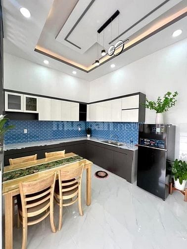 NHÀ CẤP 4 TRẢ 400 TRIỆU VÀO Ở NGAY NGÃ TƯ PHƯỜNG TÂN TRIỀU