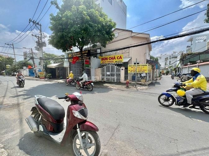 Chủ kẹt tiền cần bán căn góc mặt tiền đường Nguyễn Tuyển Q2