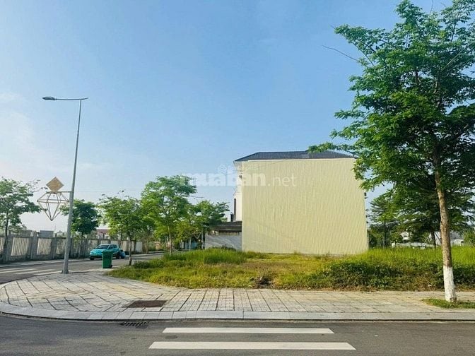 SIÊU PHẨM ĐẦU TƯ: ĐẤT NỀN MẶT TIỀN LÃ XUÂN OAI - GẦN METRO, KHU CÔNG N