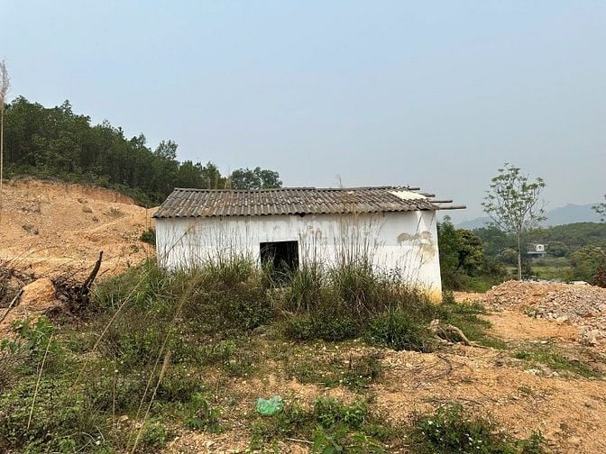 X Xã Phúc Trìu- Nguyên dt: 400 m2 full tc, trong quy hoạch sân gol hồ 