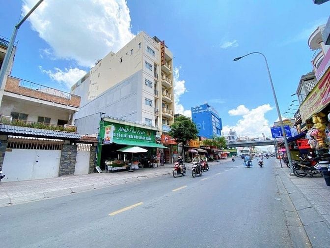 NGỘP BANK 30 TỶ , MT K300 TÂN BÌNH , 340m2 NỞ HẬU , Giá 82.900 tỷ