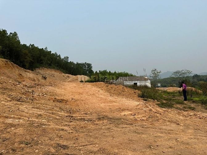 X Xã Phúc Trìu- Nguyên dt: 400 m2 full tc, trong quy hoạch sân gol hồ 