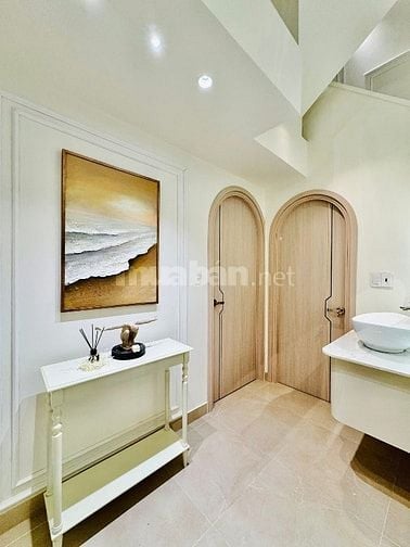 Cần tiền bán gấp Nhà 3 lầu tuyệt đẹp Cao Cấp hẻm xe hơi Lê Tự Tài, P5