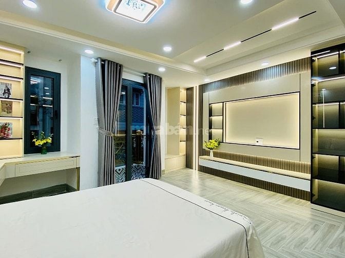 Cần tiền bán Nhà 4 lầu tuyệt đẹp Cao Cấp hẻm xe hơi 5m Bùi Quang Là