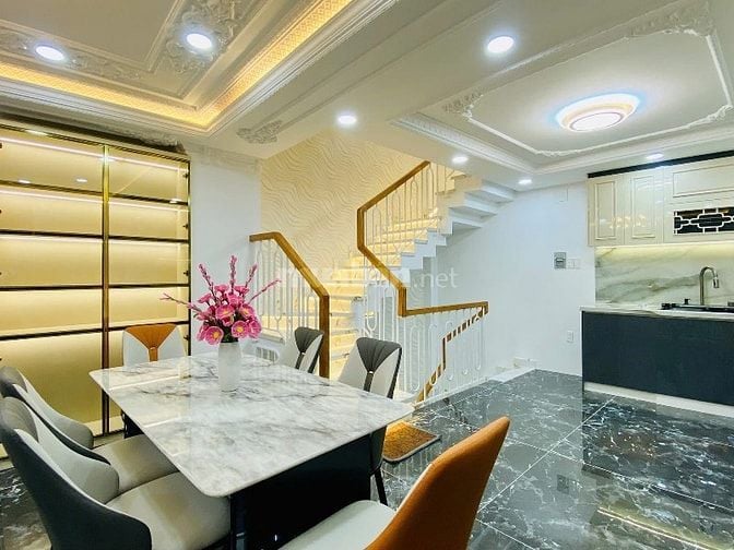 Cần tiền bán Nhà 4 lầu tuyệt đẹp Cao Cấp hẻm xe hơi 5m Bùi Quang Là