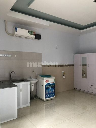 Cho thuê căn hộ gần HUFLIT Hóc Môn. Khu biệt thự cao cấp, bảo vệ 24/7