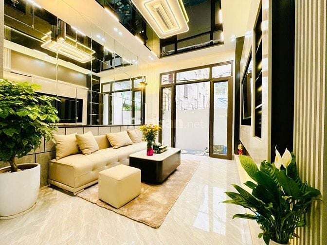 Nhà siêu chất tại Kim Giang , vài bước ra phố , 36 m, 5 tầng 