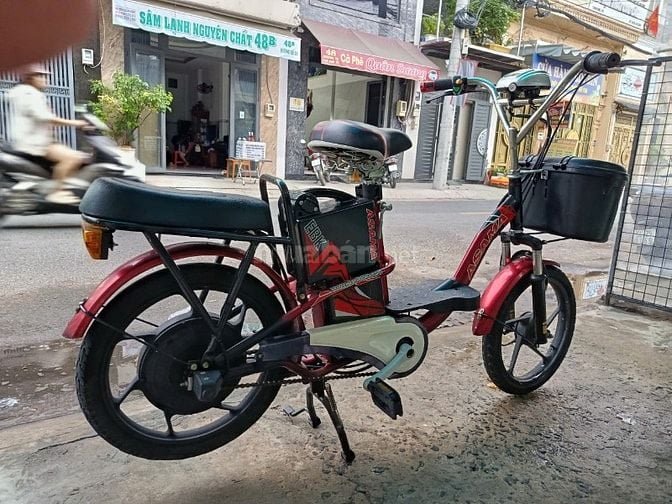 Bán xe đạp điện Asama màu đỏ - 4 bình mới - 5,4 triệu