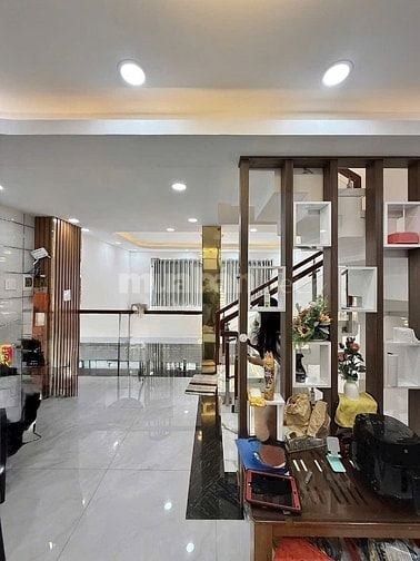 Bán gấp nhà 3PN 45m2 đường Phạm Văn Hai Tân Bình Giảm 100tr cho khách 