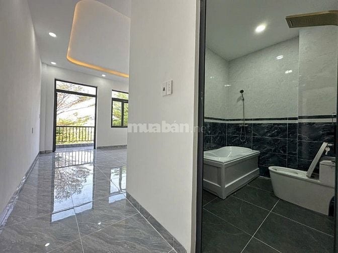 BÁN NHÀ 4 LẦU NGAY CHỢ ĐÊM HOÀ LÂN, ĐƯỜNG 22/12 THUẬN AN. GIÁ NGỘP