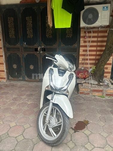 Chính chủ bán xe SH 150i ABS 2018 biển đẹp, xe đẹp nguyên zin mới 95%