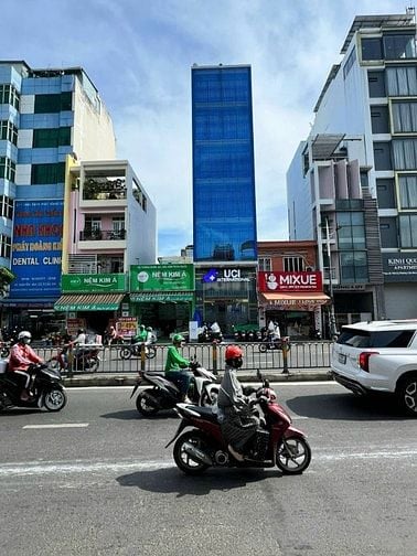 Hạ 5 tỷ! Bán nhà mặt tiền Hoàng Văn Thụ- DT 4,5x25m 6 tầng giá 27,5 tỷ