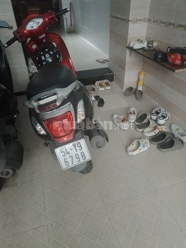 Cần bán xe elizabeth màu đen đỏ