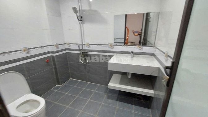 Bán nhà phố Nguyễn Văn Linh, 30m2- 5 tầng- mt4.5m- 5.55 tỷ, gần bigC