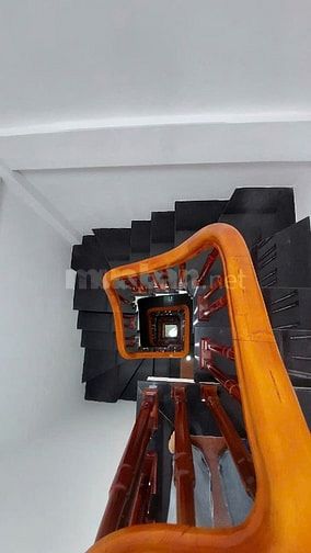 Bán nhà phố Nguyễn Văn Linh, 30m2- 5 tầng- mt4.5m- 5.55 tỷ, gần bigC
