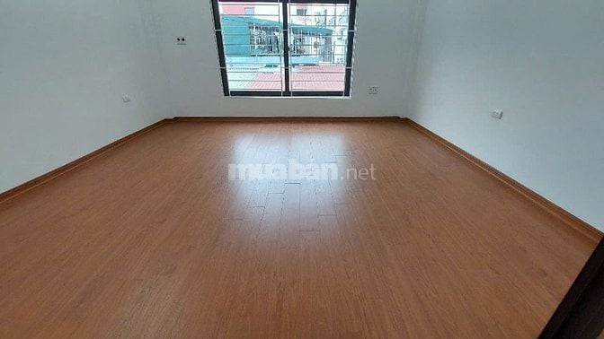 Bán nhà phố Nguyễn Văn Linh, 30m2- 5 tầng- mt4.5m- 5.55 tỷ, gần bigC