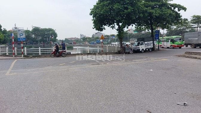 Bán nhà phố Nguyễn Văn Linh, 30m2- 5 tầng- mt4.5m- 5.55 tỷ, gần bigC