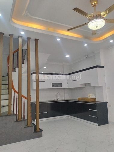PHÚC ĐỒNG NHÀ ĐẸP 5 TẦNG. MT 4.2M. 3 NGỦ. GẦN BIGC. HƠN 5 TỶ