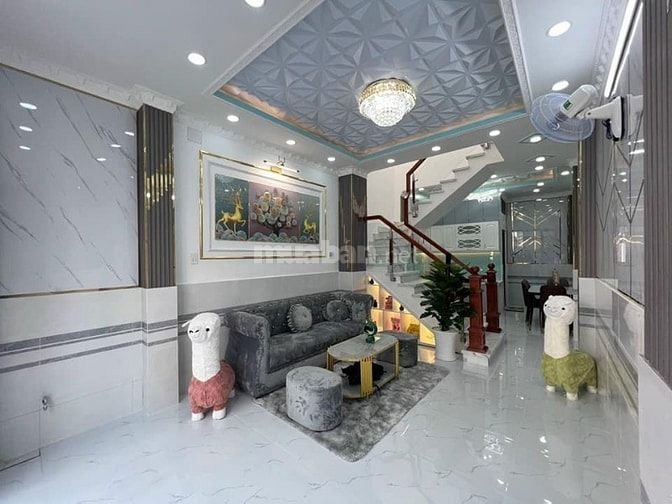 RA NHANH BÁN GẤP CĂN NHÀ Đ HOÀNG DIỆU, PHÚ NHUẬN.GẦN TRƯỜNG NGÔ TẤT TỐ