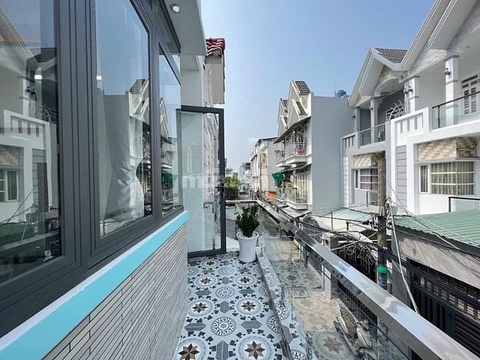 RA NHANH BÁN GẤP CĂN NHÀ Đ HOÀNG DIỆU, PHÚ NHUẬN.GẦN TRƯỜNG NGÔ TẤT TỐ