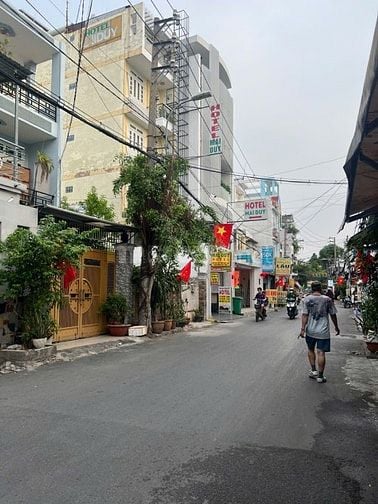 Bán nhà Mặt tiền kinh doanh Đường Số 14, P8, Q.Gò Vấp, giá: 5,69 tỷ.