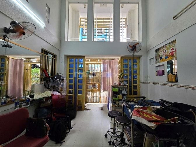 QUẬN 1 NGAY BỘ CÔNG AN, NGUYỄN TRÃI GẦN 90M2 HẺM 10M, Ô TÔ TRÁNH.