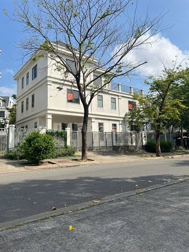 Chính chủ cần bán Biệt thự lớn nhất Khu LakeView, căn góc VIP