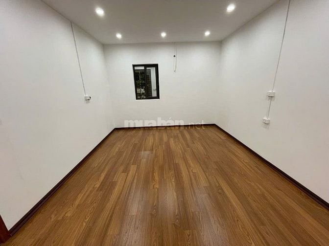 Cho thuê nhà tầng 2, ngõ 1 tập thể Khuất Duy Tiến, Thanh Xuân, 100 m2
