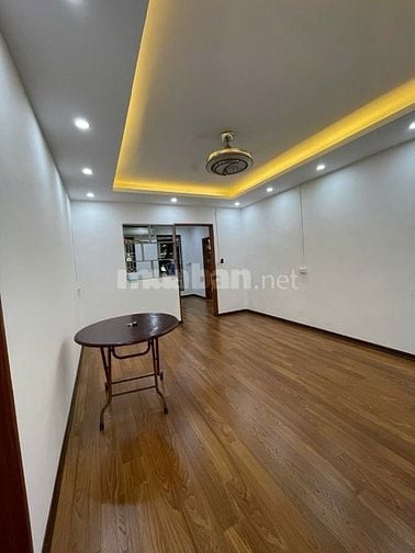 Cho thuê nhà tầng 2, ngõ 1 tập thể Khuất Duy Tiến, Thanh Xuân, 100 m2