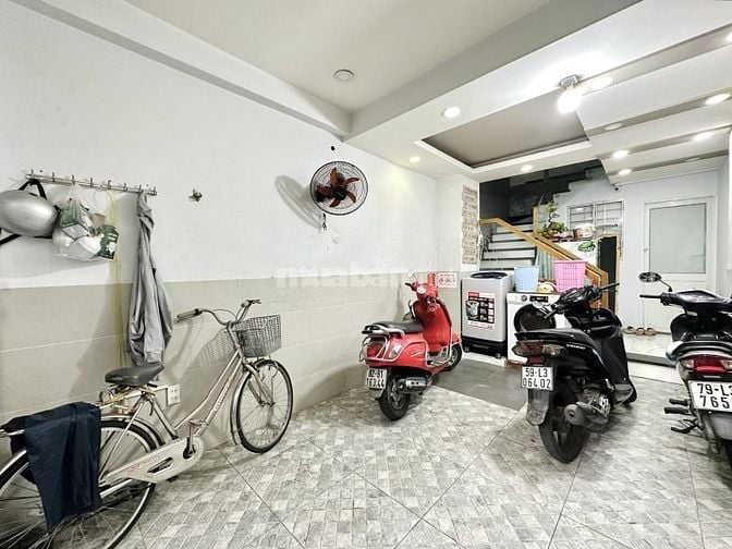 CHDV QUẬN 3- HOÀNG SA- HẺM XE TẢI 6M- 6 TẦNG/9 Phòng- cho thuê 50TR