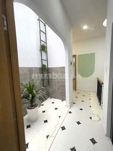 Bán nhà ô tô đậu cửa đường Nguyễn Bặc, Tân Bình. Gần chợ Phạm Văn Hai