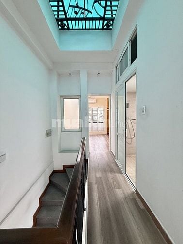 MẶT TIỀN NGUYỄN TRỌNG TUYỂN- CẦU KIỆU, PN- 62m2- 5 TẦNG- CHỈ 18,x TỶ