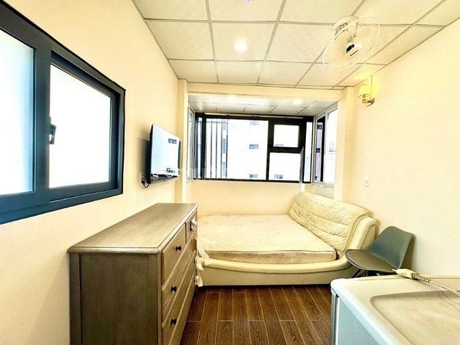 Quận 7 - bán toà căn hộ dịch vụ 8 phòng - thu nhập 50 triệu - 6,x tỷ