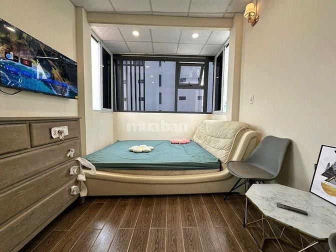 Quận 7 - bán toà căn hộ dịch vụ 8 phòng - thu nhập 50 triệu - 6,x tỷ