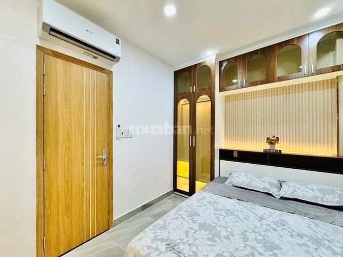 Bán nhà ngay Huỳnh Văn Bánh,Phú Nhuận.Giá: 2 tỷ 420tr/ 65m2,sổ riêng