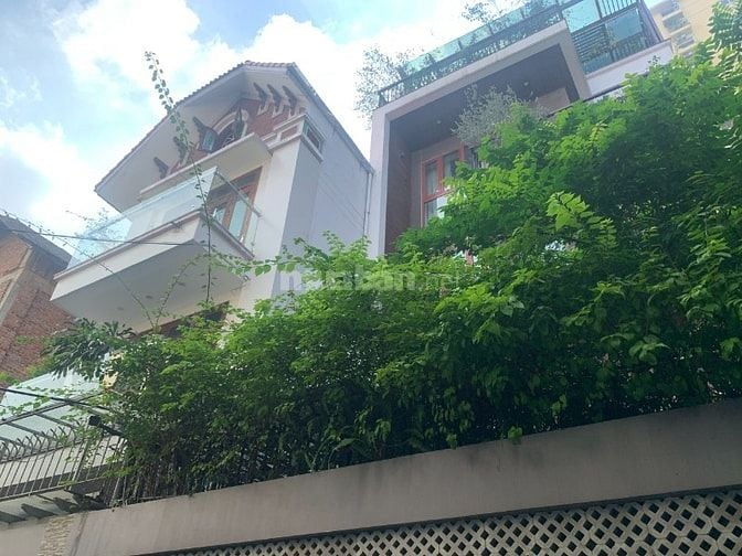 Cần bán biệt thự khu Lê Văn Lương, Trung Hòa. Dt: 133m2. Mt: 7m. thô.