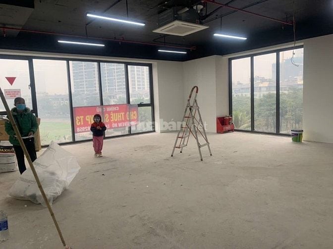 Cho thuê văn phòng tầng 3 view hồ Trung Văn đẹp- cạnh đường Tố hưu 5m 