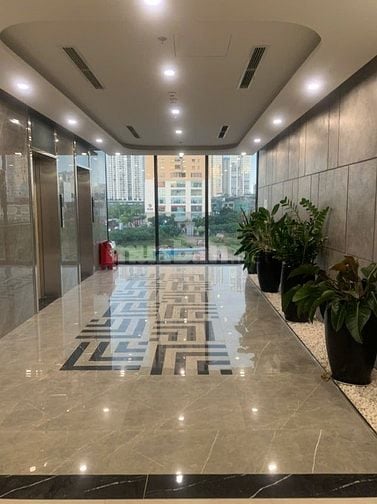 Cho thuê văn phòng tầng 3 view hồ Trung Văn đẹp- cạnh đường Tố hưu 5m 