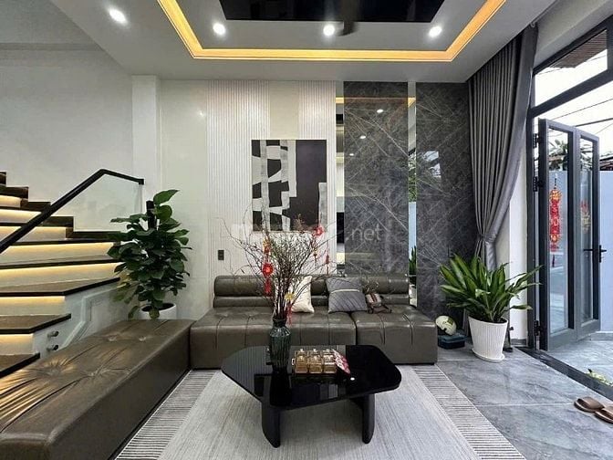 NHÀ 5 x 16M - CÁCH CHỢ ĐỆM 5 PHÚT- GẦN SIÊU NÚT GIAO MỸ YÊN