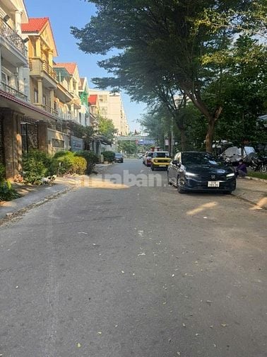Bán biệt thự 468/ Phan Văn Trị, P.7, Gò Vấp: 8 x 15, giá 17,7 tỷ