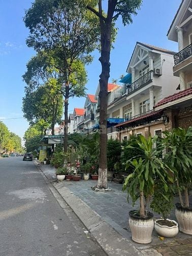 Bán biệt thự 468/ Phan Văn Trị, P.7, Gò Vấp: 8 x 15, giá 17,7 tỷ