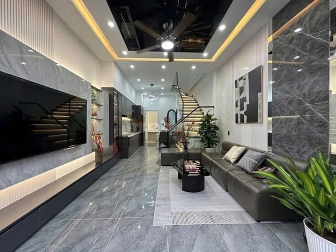 NHÀ 5 x 16M - CÁCH CHỢ ĐỆM 5 PHÚT- GẦN SIÊU NÚT GIAO MỸ YÊN